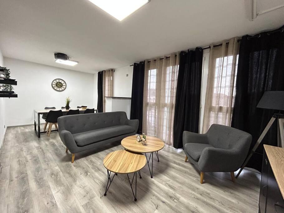 T4 Jolie Vue Avec Jaccuzzi Apartment Vitrolles  Exterior photo