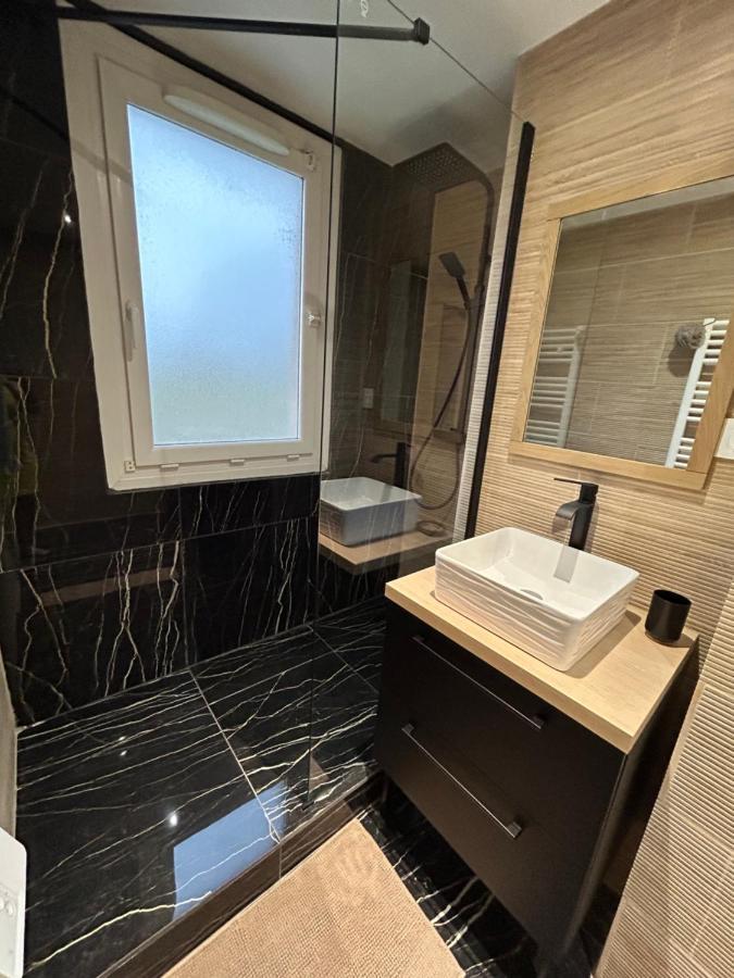 T4 Jolie Vue Avec Jaccuzzi Apartment Vitrolles  Exterior photo